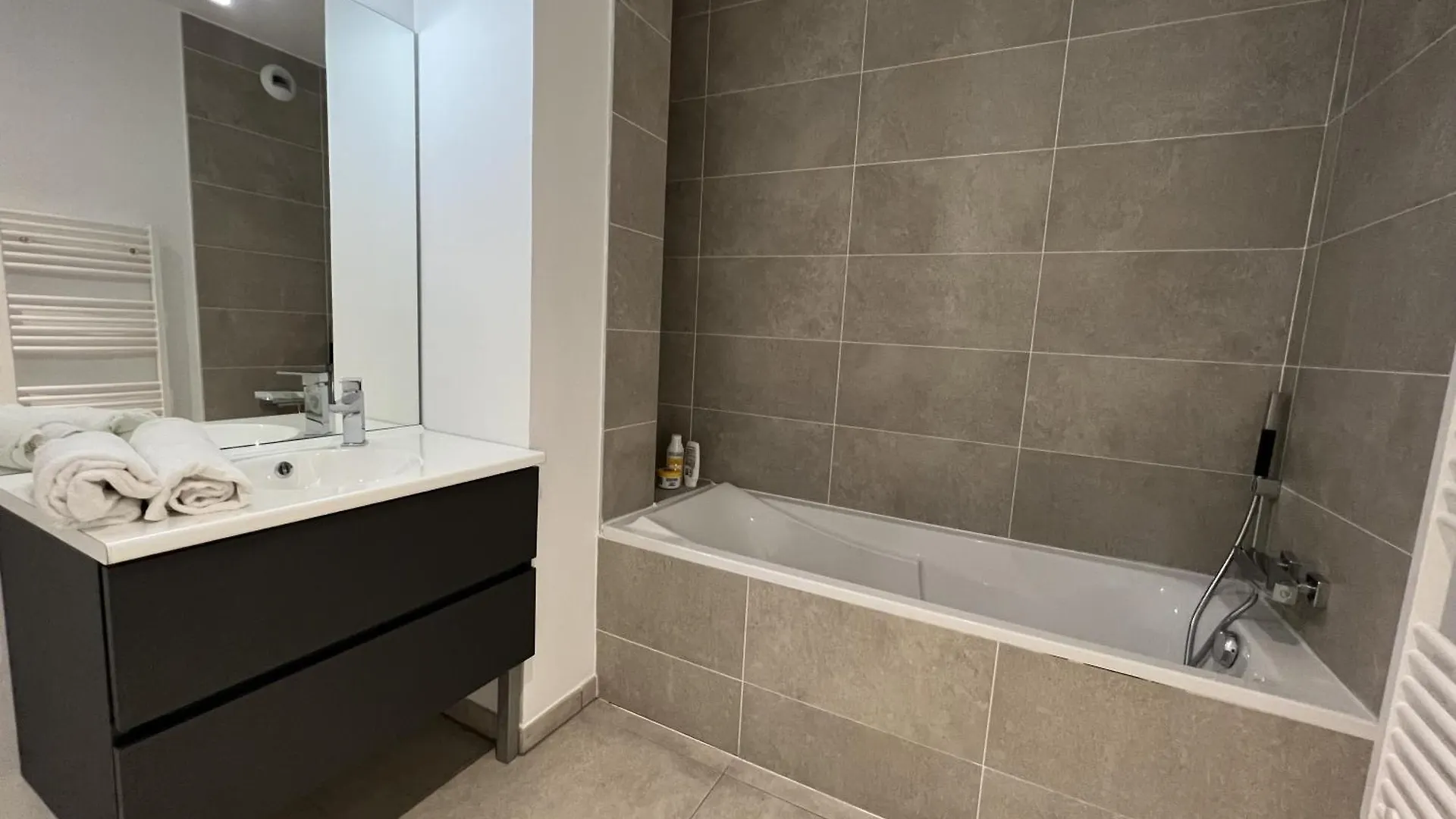 Appartement - Le Castel Marseille 0*,  France